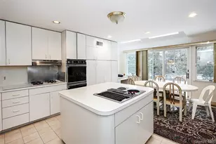 28 Polo Rd, Great Neck, NY 11023 - Photo 11