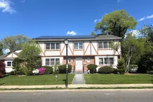 28 Polo Rd, Great Neck, NY 11023 - Photo 3