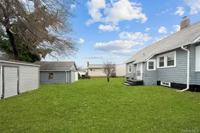 172 Juanita Avenue, Freeport, NY 11520 - Photo 31
