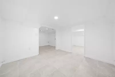 172 Juanita Avenue, Freeport, NY 11520 - Photo 23