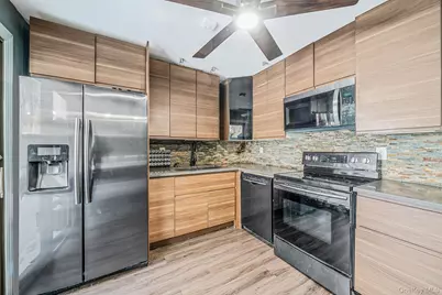 97 Drexelgate Court, Middle Island, NY 11953 - Photo 11