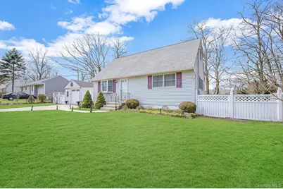 15 Lehigh Avenue, Centereach, NY 11720 - Photo 3