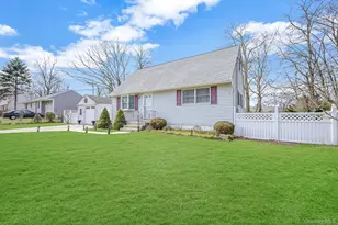 15 Lehigh Ave, Centereach, NY 11720 - Photo 3