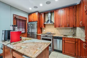 61-94 Grove St, Ridgewood, NY 11385 - Photo 11