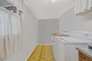 704 S 5th St, Lindenhurst, NY 11757 - Photo 19