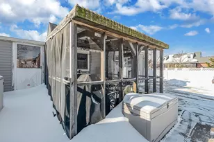 704 S 5th St, Lindenhurst, NY 11757 - Photo 35