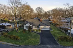 1395 Gardiner Dr, Bay Shore, NY 11706 - Photo 5