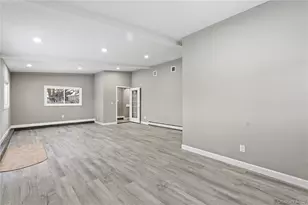 1395 Gardiner Dr, Bay Shore, NY 11706 - Photo 21