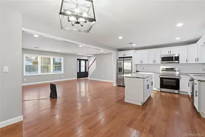 1395 Gardiner Drive, Bay Shore, NY 11706 - Photo 11