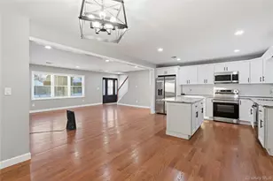 1395 Gardiner Dr, Bay Shore, NY 11706 - Photo 11