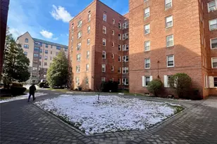 70 Locust Ave, New Rochelle, NY 10801 - Photo 3