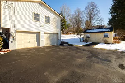 25 Verplanck Avenue, Hopewell Junction, NY 12533 - Photo 3