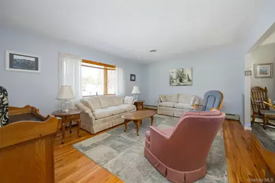 25 Verplanck Avenue, Hopewell Junction, NY 12533 - Photo 7