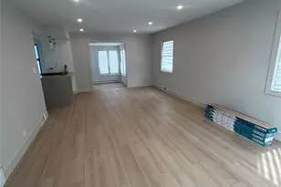 6 Park Pl, Great Neck, NY 11024 - Photo 3