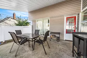 111 Stirrup Ln, Levittown, NY 11756 - Photo 21