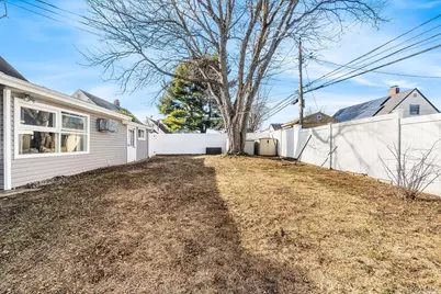 111 Stirrup Lane, Levittown, NY 11756 - Photo 23