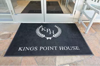 320 E Shore Road #4C, Great Neck, NY 11023 - Photo 5