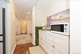 320 E Shore Rd, Great Neck, NY 11023 - Photo 17