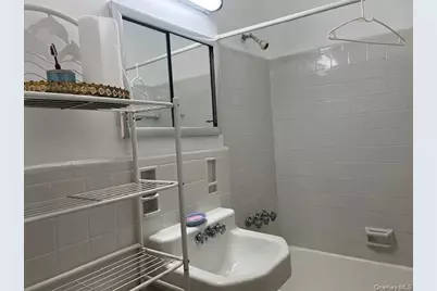 144-30 Sanford Ave Sanford Avenue #6U, Flushing, NY 11355 - Photo 3