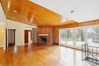 549 Woodbury Road, Cold Spring Harbor, NY 11724 - Photo 37