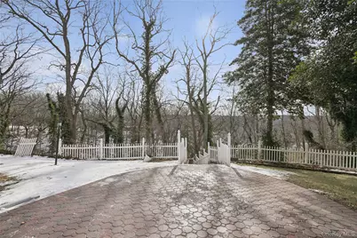 549 Woodbury Road, Cold Spring Harbor, NY 11724 - Photo 7