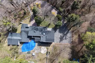 549 Woodbury Rd, Cold Spring Harbor, NY 11724 - Photo 5