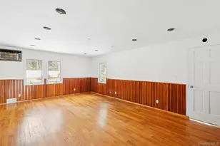 549 Woodbury Rd, Cold Spring Harbor, NY 11724 - Photo 19