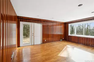 549 Woodbury Rd, Cold Spring Harbor, NY 11724 - Photo 25