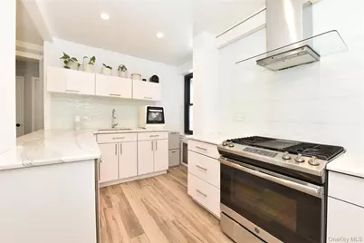 211-06 75th Avenue #2E, Bayside, NY 11364 - Photo 3