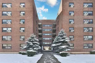 211-06 75th Ave, Bayside, NY 11364 - Photo 17