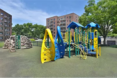 211-06 75th Avenue #2E, Bayside, NY 11364 - Photo 15