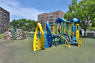 211-06 75th Ave, Bayside, NY 11364 - Photo 19