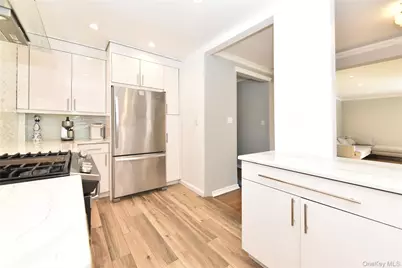 211-06 75th Avenue #2E, Bayside, NY 11364 - Photo 5
