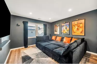 10 Petal Lane, Hicksville, NY 11801 - Photo 17