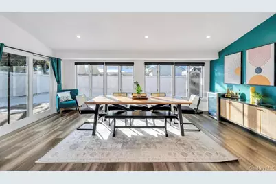 10 Petal Lane, Hicksville, NY 11801 - Photo 9