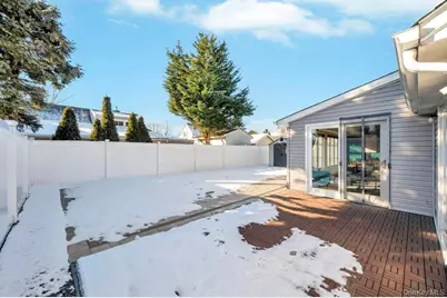 10 Petal Lane, Hicksville, NY 11801 - Photo 29