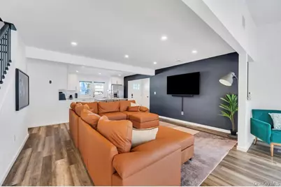 10 Petal Lane, Hicksville, NY 11801 - Photo 7