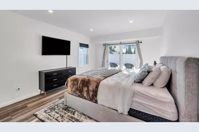 10 Petal Lane, Hicksville, NY 11801 - Photo 15