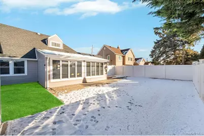 10 Petal Lane, Hicksville, NY 11801 - Photo 31