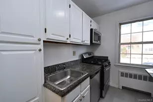 23 Fieldstone Rd, Hartsdale, NY 10530 - Photo 11