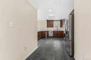 320 E 4th St, Mount Vernon, NY 10553 - Photo 25