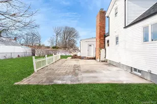 42 Ronald Dr N, Amityville, NY 11701 - Photo 5