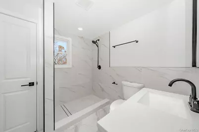 42 Ronald Drive N, Amityville, NY 11701 - Photo 17