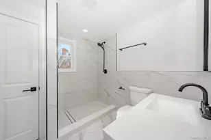 42 Ronald Dr N, Amityville, NY 11701 - Photo 17