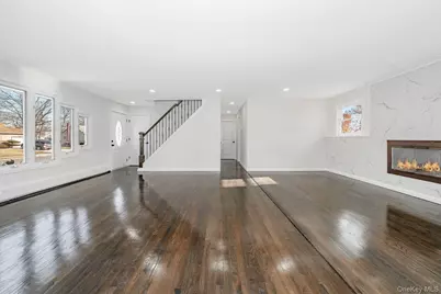 42 Ronald Drive N, Amityville, NY 11701 - Photo 9