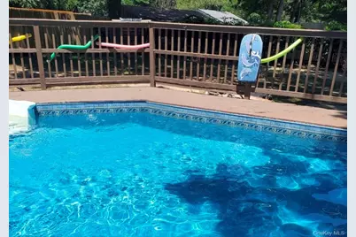 27 Dillmont Drive, Smithtown, NY 11787 - Photo 19