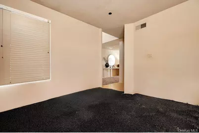 27 Fairway Drive, Manhasset, NY 11030 - Photo 21