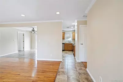 6 Edward Court, Ronkonkoma, NY 11779 - Photo 11