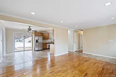 6 Edward Court, Ronkonkoma, NY 11779 - Photo 9