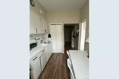 6556 Myrtle Avenue, Glendale, NY 11385 - Photo 9